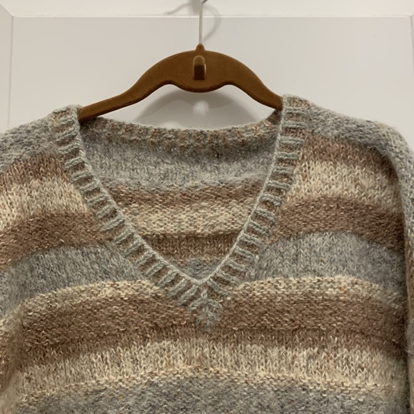 Vintage knitted wool sweater L - Picture 2 of 3